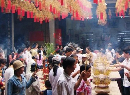 Tháng Giêng lên chùa cầu an